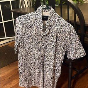 Robert Graham Blue and White Floral Short Sleeve Shirt